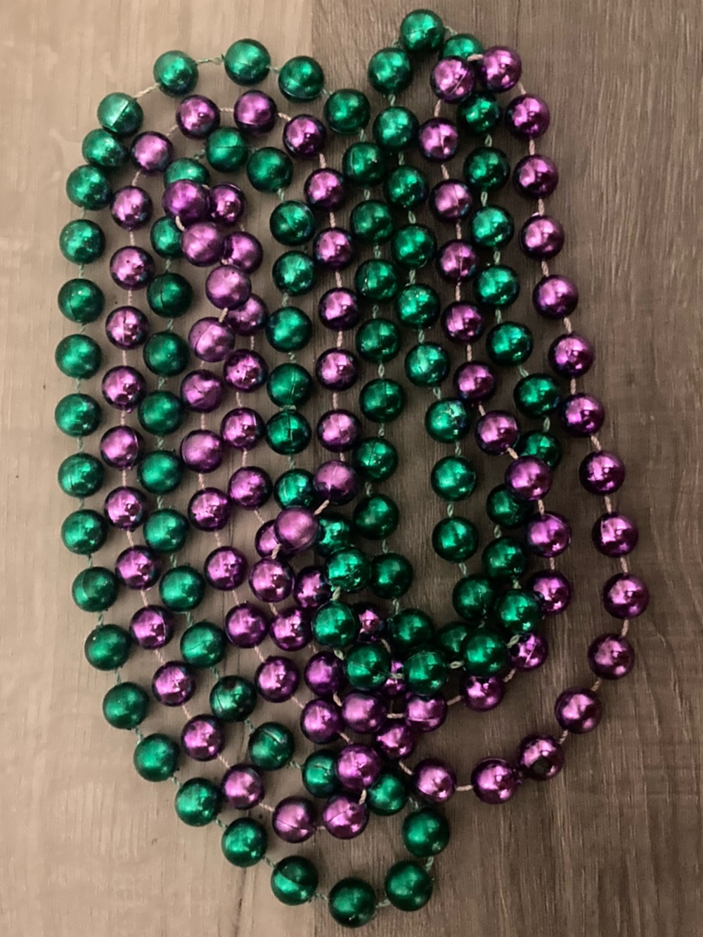 ❤️ 2 Pcs Mardi Gras Purple and Green Bead Necklace Set